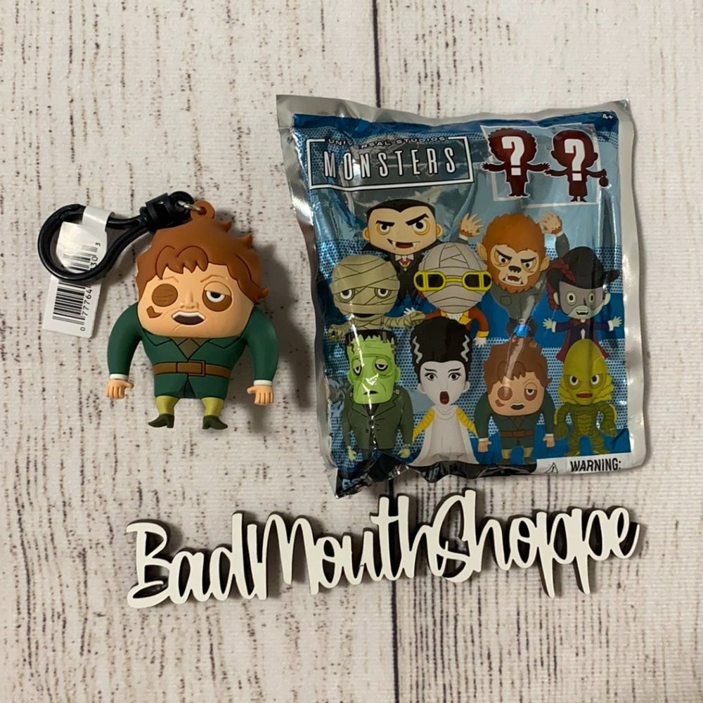 *The Hunchback of Notre Dame Universal Monsters BoxLunch Blind Pack Bag Charm